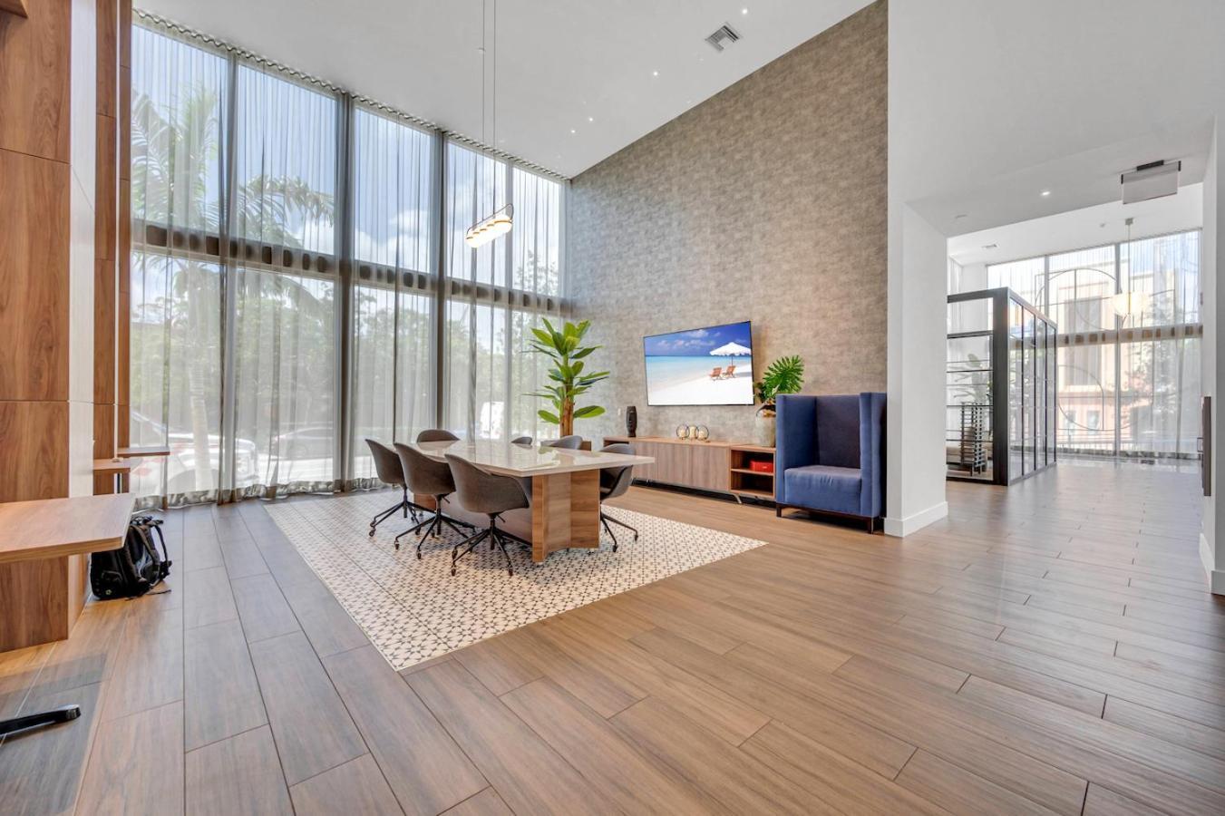 Апартаменты Modern Unit Mins From Brickell With Free Parking Майами Экстерьер фото