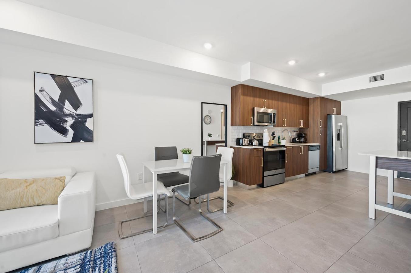 Апартаменты Modern Unit Mins From Brickell With Free Parking Майами Экстерьер фото